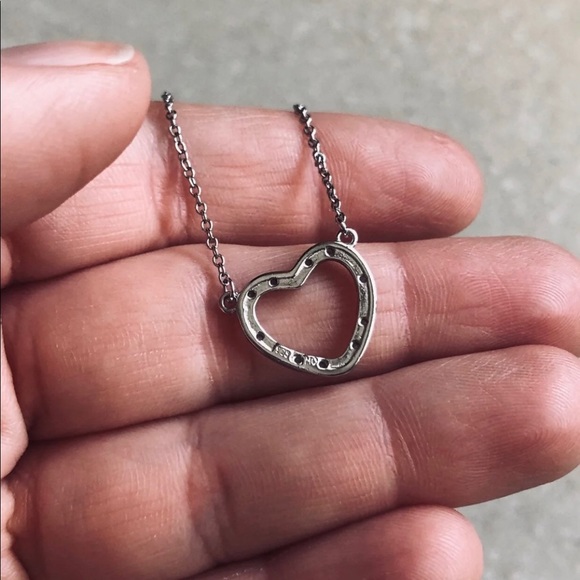 14K Solid White Gold Heart Necklace W Diamonds - Picture 4 of 4